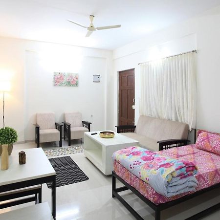 Qualtems Guest House-With Ac Options Bangalore Esterno foto