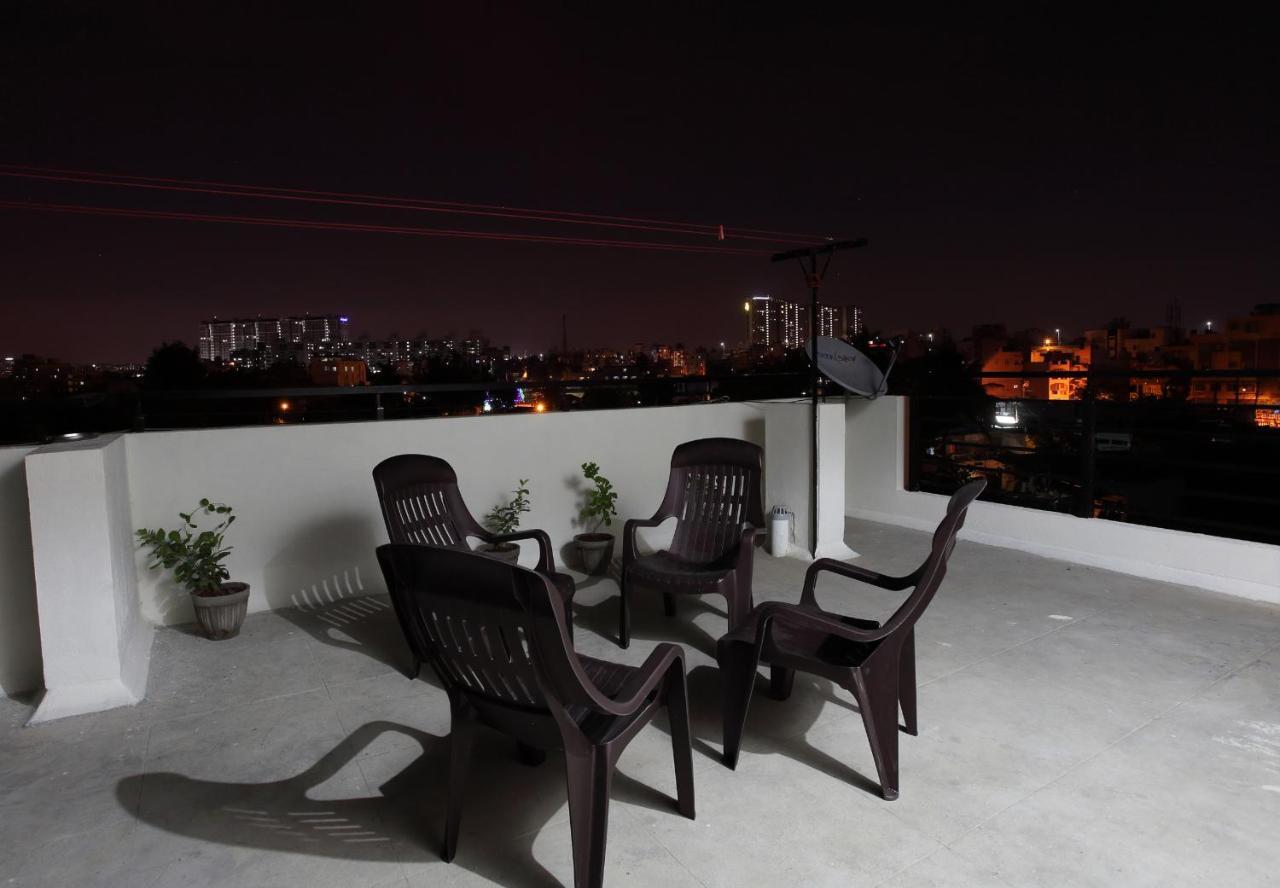 Qualtems Guest House-With Ac Options Bangalore Esterno foto