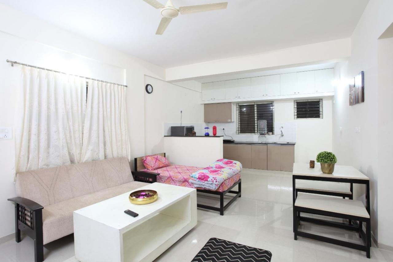 Qualtems Guest House-With Ac Options Bangalore Esterno foto